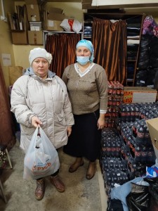 Богоявленский мужской монастырь провел благотворительную раздачу продуктовых наборов., 